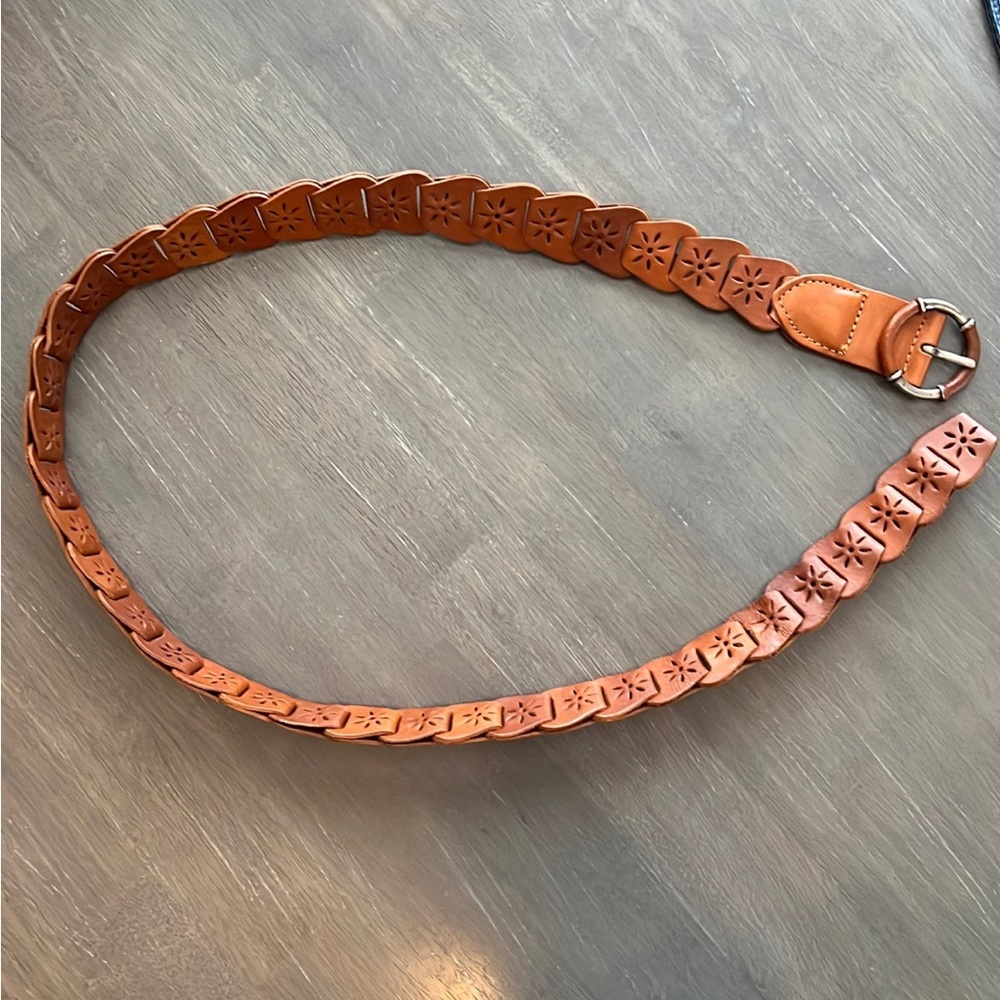 Women’s Leather Belt.